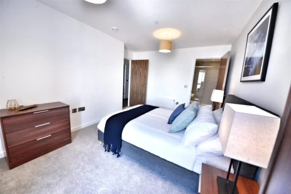 2 Bedroom Flat, M3 Regent Road - Image 5