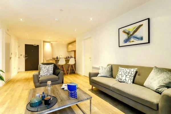 2 Bedroom Flat, B4 The Priory Queensway