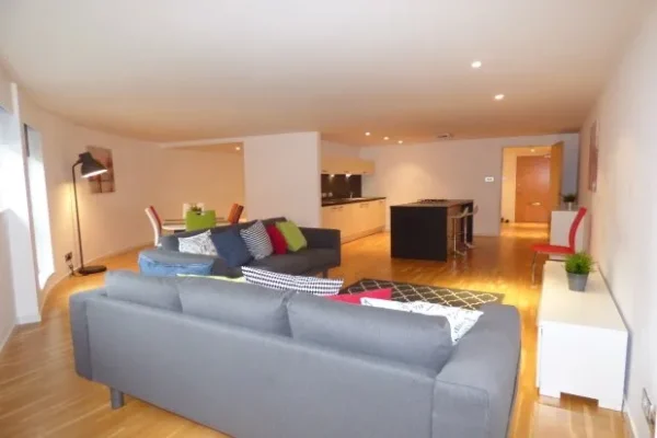 2 Bedroom Flat, G4 130 Bell Street