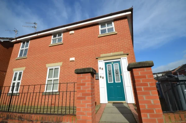 1 Bedroom Flat, M15 Heron Street - Image 5