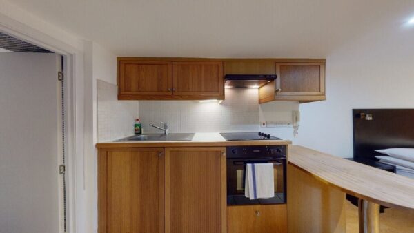 Studio, WC1H Cartwright Gardens - Image 4