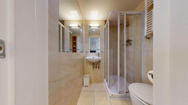 Studio, WC1H Cartwright Gardens - Image 3
