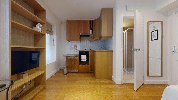 Studio, WC1H Cartwright Gardens - Image 4