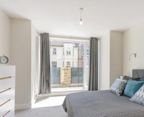 1 Bedroom - St. SW1A London - Image 4