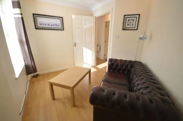 1 Bedroom Flat, M15 Heron Street