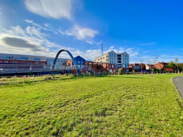 2 Bedroom Flat, CV1 City Wharf - Image 3