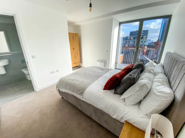 Penthouse, M1 Mangle Street - Image 5