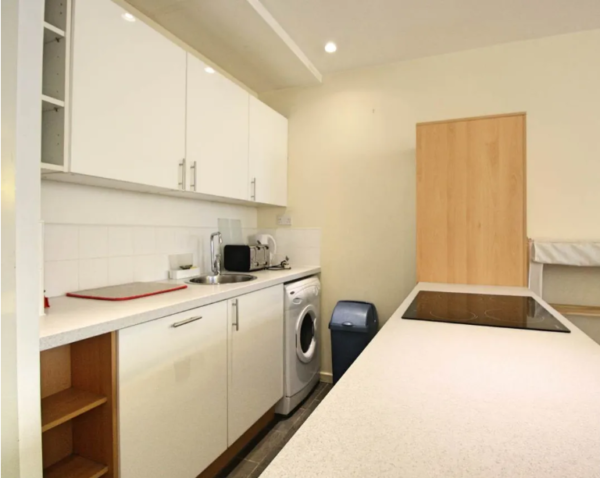 1 Bedroom Flat, B2 9 Bennets Hill - Image 5