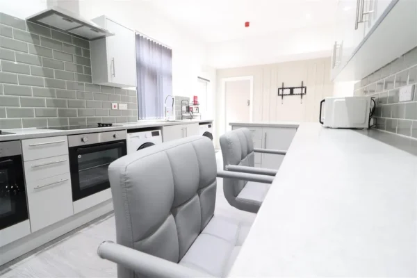 Studio Flat, CV1 Melville Road, City Centre - Image 8