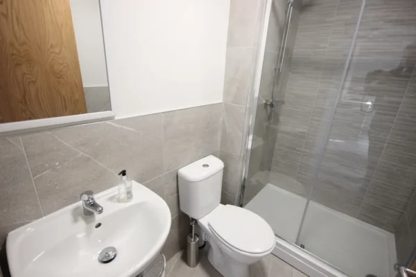 2 Bedroom Flat, S1 Paradise Street - Image 8