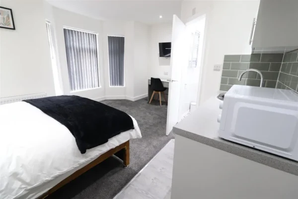 Studio Flat, CV1 Melville Road, City Centre - Image 4