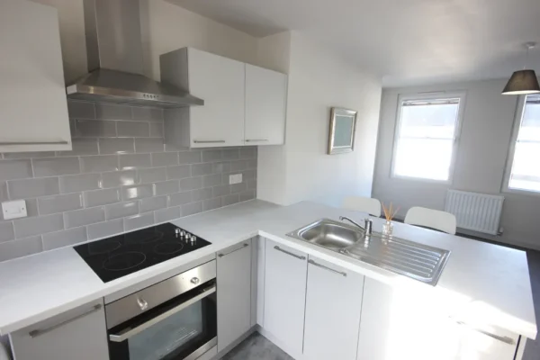 2 Bedroom Flat, S1 Paradise Street - Image 3