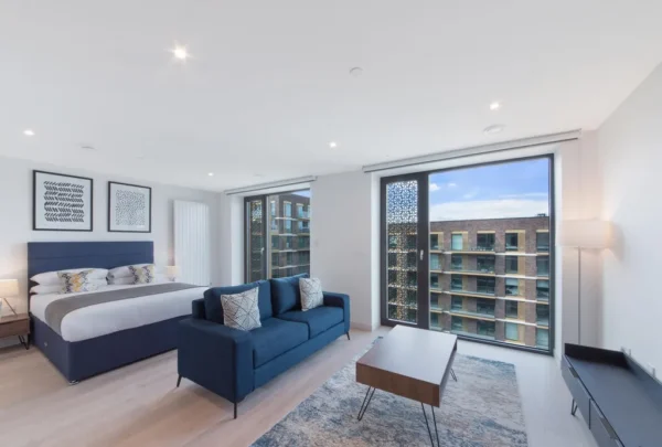 Studio Flat, E16 Royal Wharf - Image 3